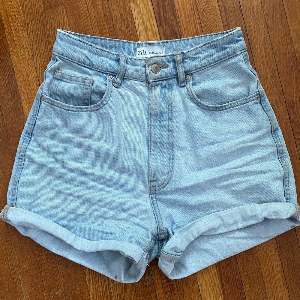 SOLD ON DEPOP Zara Mom Fit Shorts